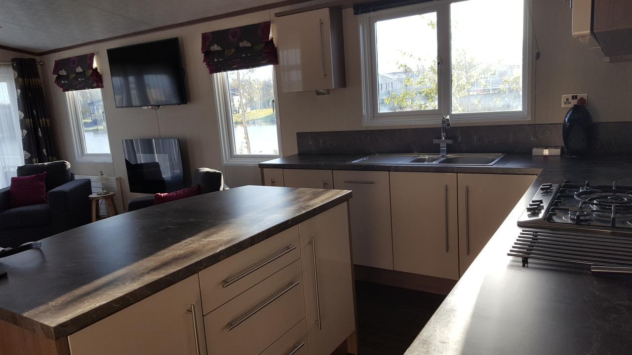 Luxury Lodge At Haggerston Castle Beal Exterior foto